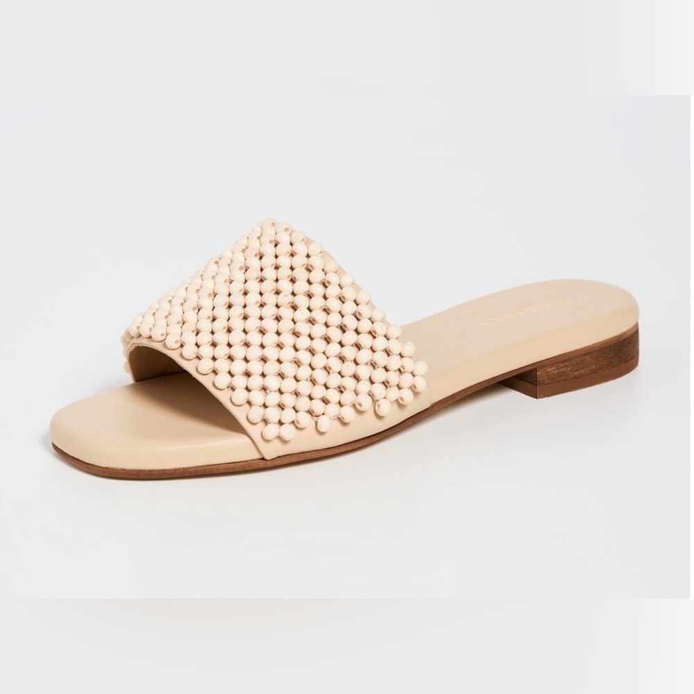 Kaanas Aju, Size 5 NEW IN BOX
